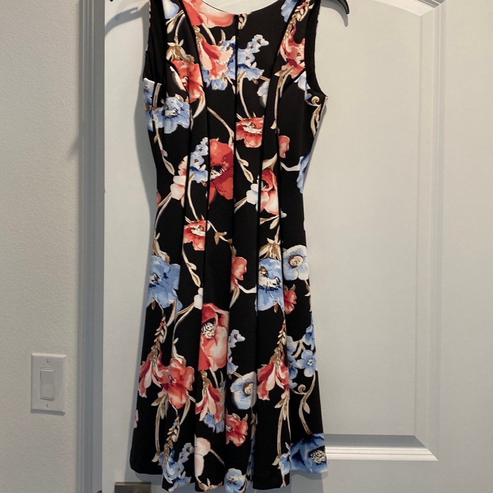 Women’s White House, Black Market dress